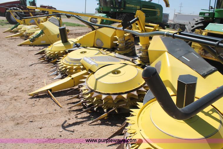 image for item AO9528 2013 John Deere 778 forage head