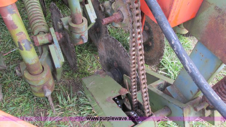 image for item AY9854 Tye 104-4404 Pasture Pleaser no-till drill