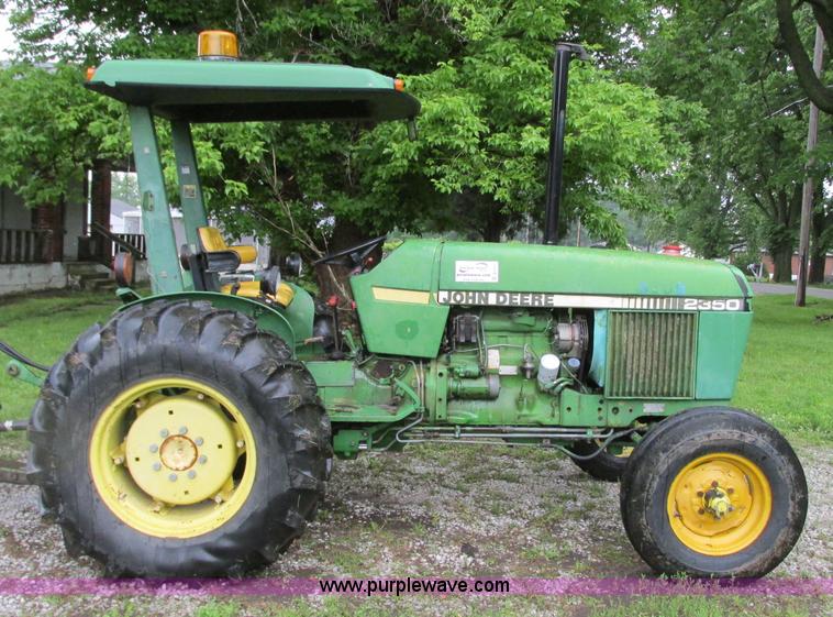 image for item B2956 1985 John Deere 2350 tractor