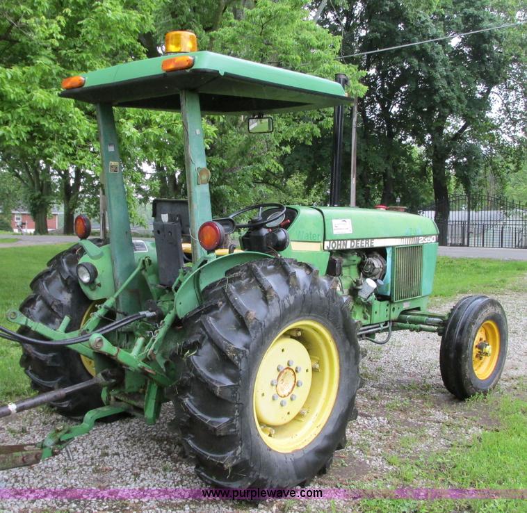 image for item B2956 1985 John Deere 2350 tractor