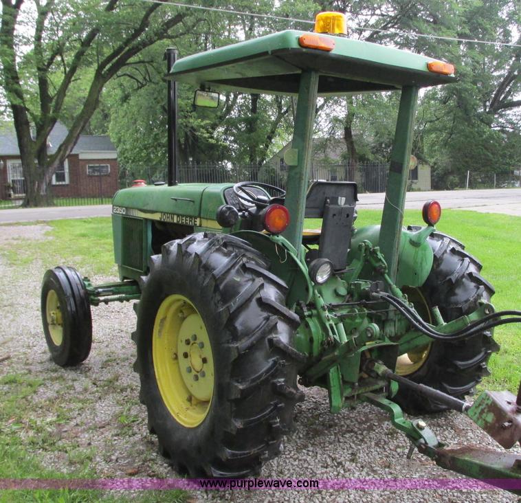 image for item B2956 1985 John Deere 2350 tractor