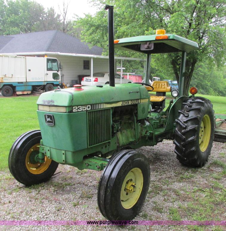 image for item B2956 1985 John Deere 2350 tractor