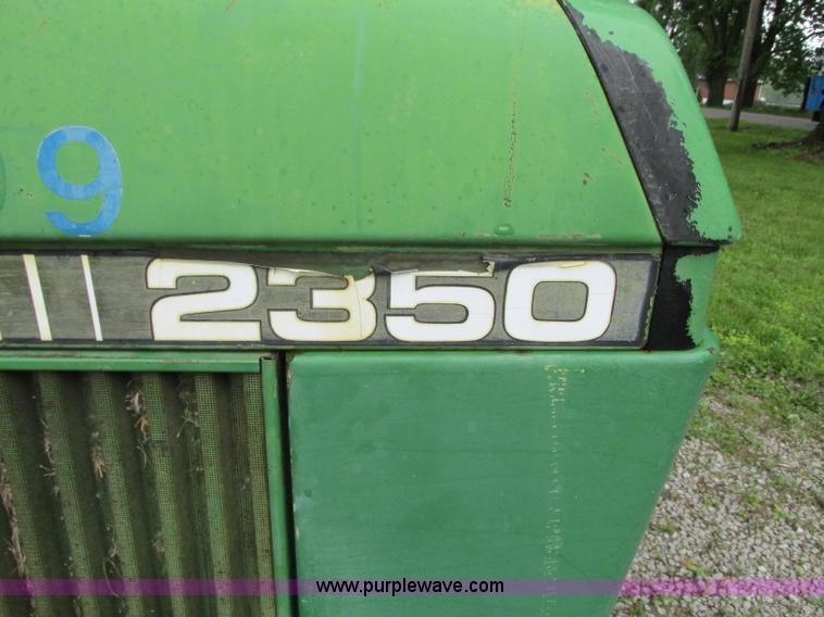image for item B2956 1985 John Deere 2350 tractor