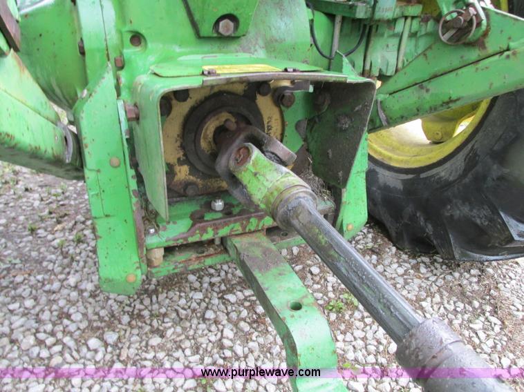 image for item B2956 1985 John Deere 2350 tractor