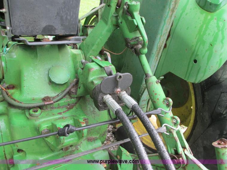 image for item B2956 1985 John Deere 2350 tractor