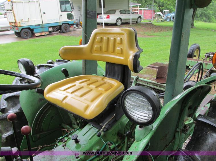 image for item B2956 1985 John Deere 2350 tractor