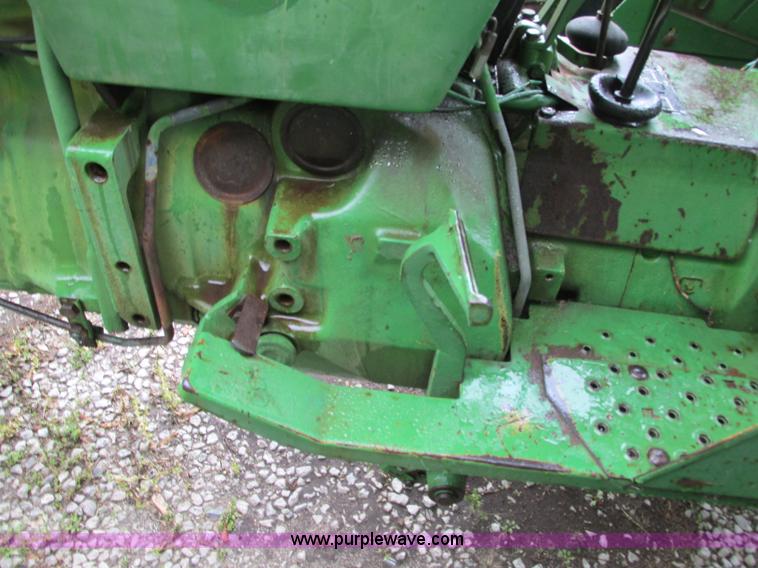 image for item B2956 1985 John Deere 2350 tractor