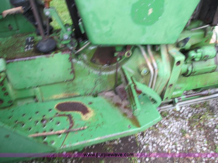 image for item B2956 1985 John Deere 2350 tractor