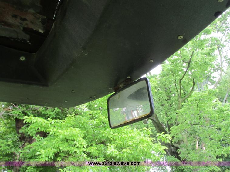 image for item B2956 1985 John Deere 2350 tractor