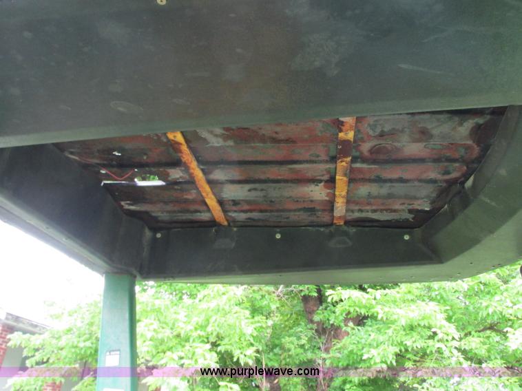 image for item B2956 1985 John Deere 2350 tractor