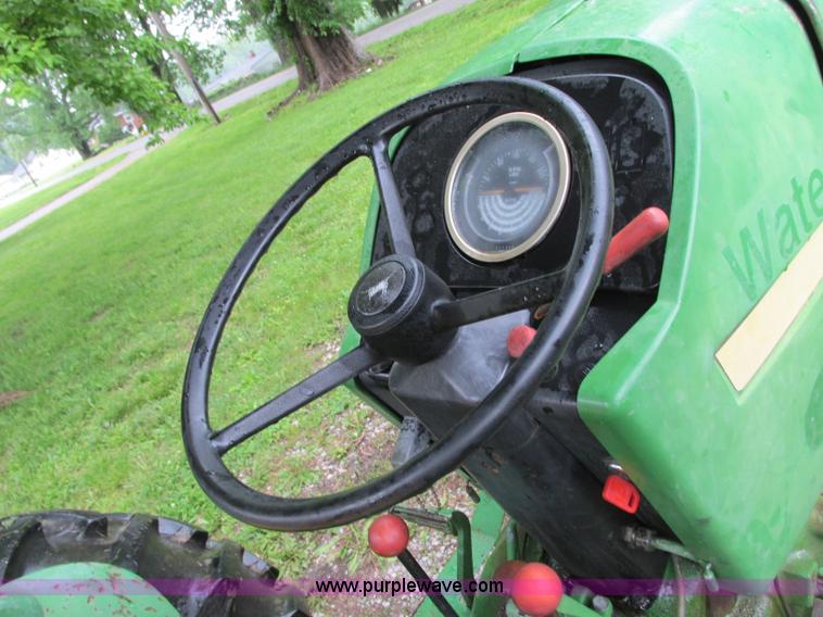 image for item B2956 1985 John Deere 2350 tractor
