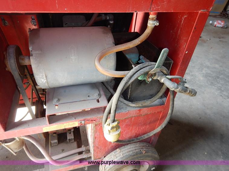 image for item BC9465 Hotsy 900 pressure washer