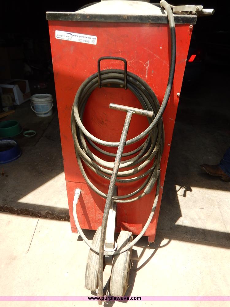 image for item BC9465 Hotsy 900 pressure washer