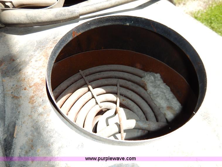 image for item BC9465 Hotsy 900 pressure washer