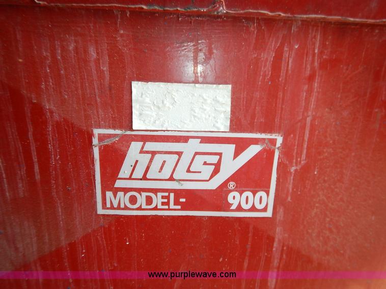 image for item BC9465 Hotsy 900 pressure washer