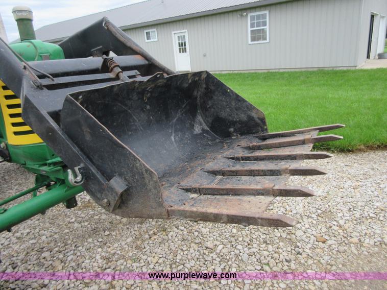 image for item D2469 Oliver Super 77 tractor