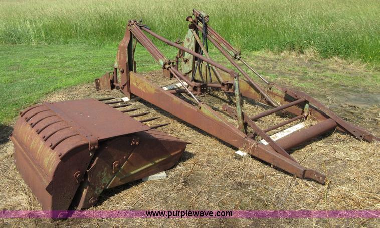 image for item D2472 1949 John Deere A tractor