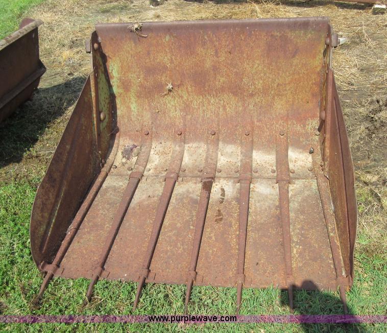 image for item D2472 1949 John Deere A tractor