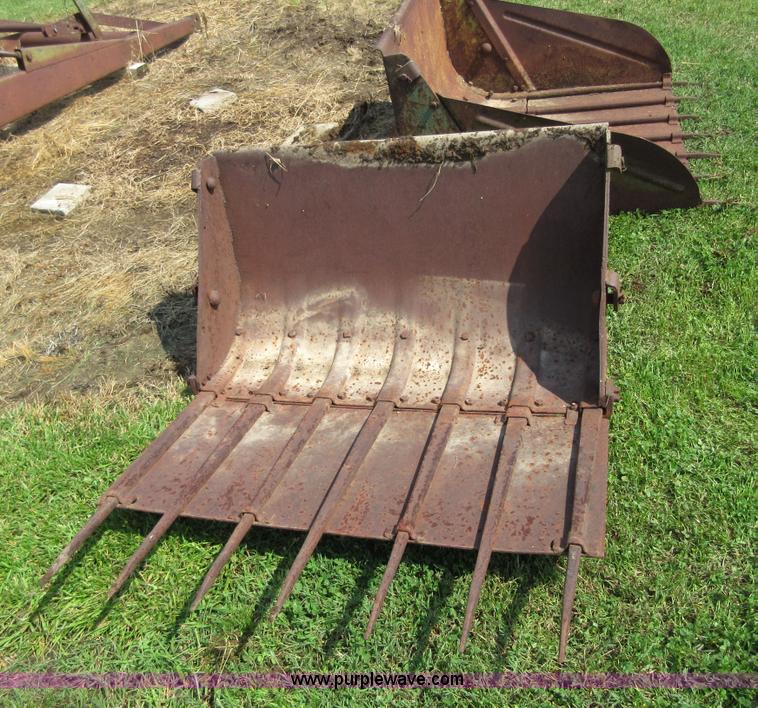 image for item D2472 1949 John Deere A tractor