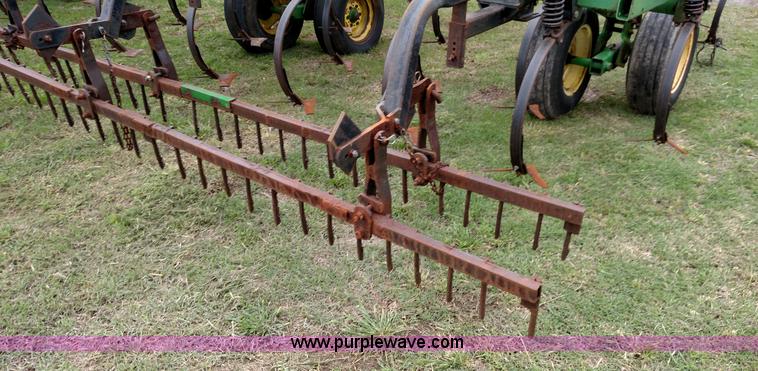 image for item F7803 1998 John Deere 985 field cultivator