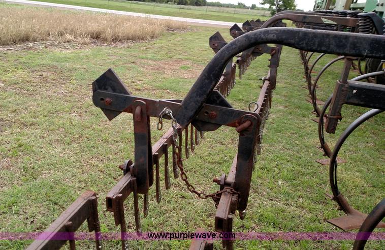 image for item F7803 1998 John Deere 985 field cultivator