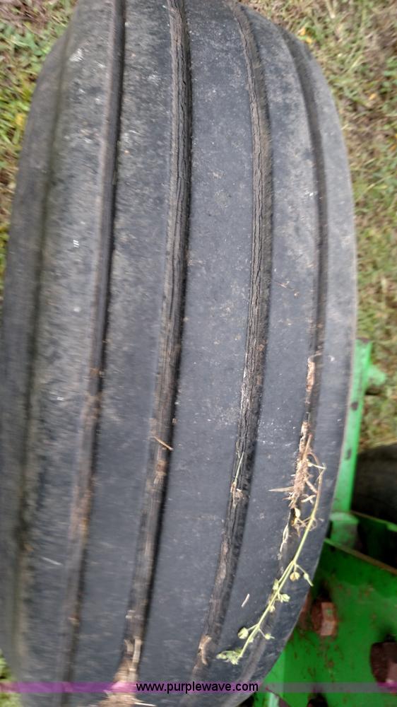 image for item F7803 1998 John Deere 985 field cultivator