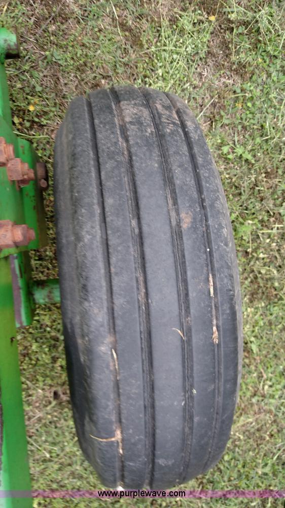 image for item F7803 1998 John Deere 985 field cultivator