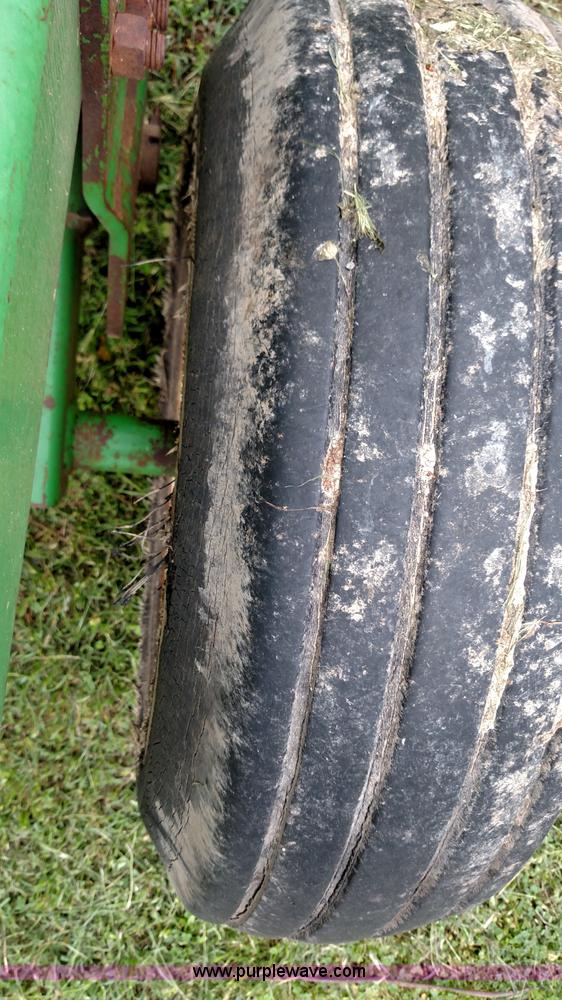 image for item F7803 1998 John Deere 985 field cultivator