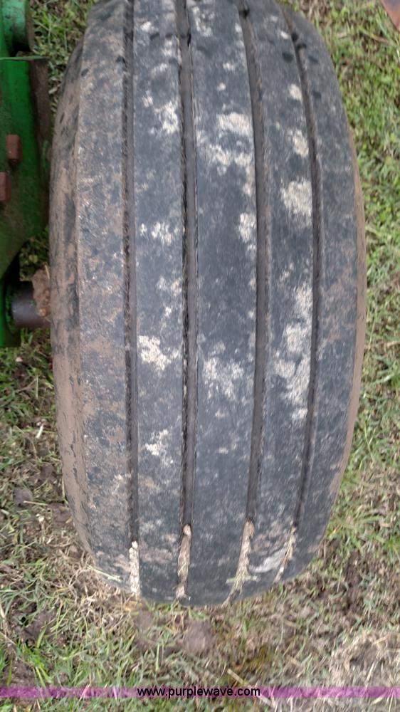 image for item F7803 1998 John Deere 985 field cultivator