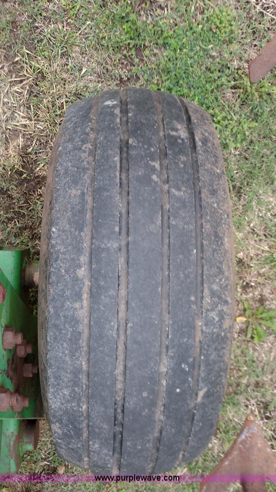 image for item F7803 1998 John Deere 985 field cultivator