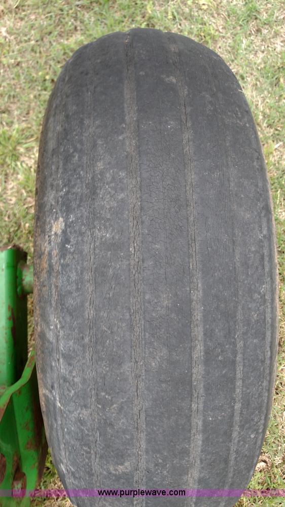 image for item F7803 1998 John Deere 985 field cultivator