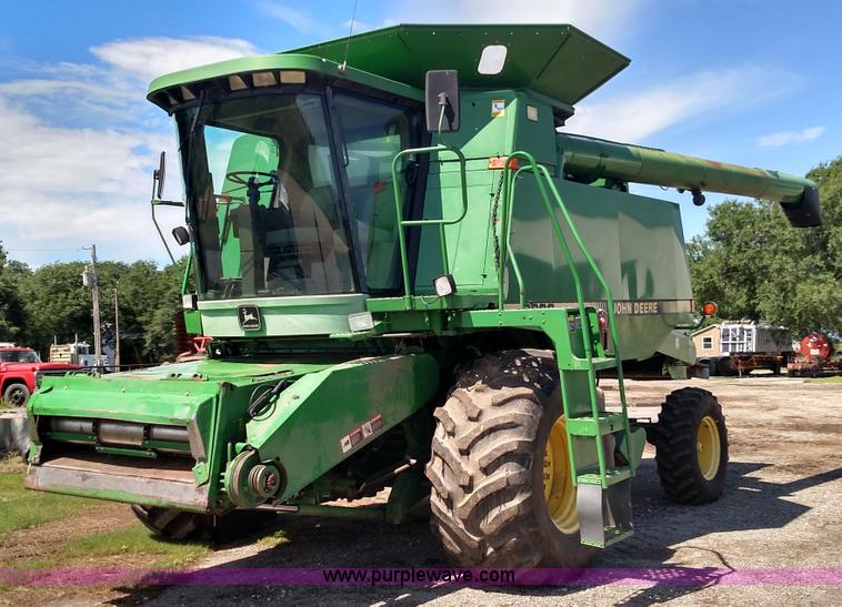 image for item F7808 1994 John Deere 9600 combine