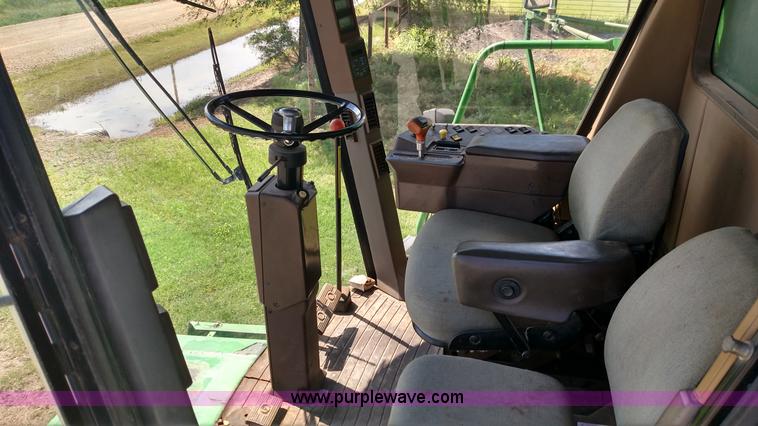 image for item F7808 1994 John Deere 9600 combine