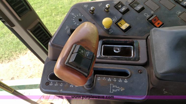 image for item F7808 1994 John Deere 9600 combine