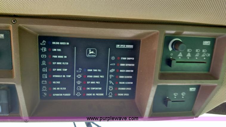 image for item F7808 1994 John Deere 9600 combine