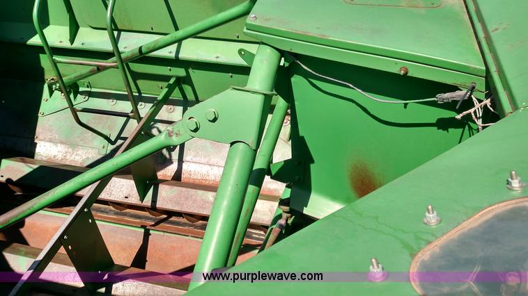 image for item F7808 1994 John Deere 9600 combine