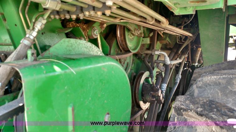 image for item F7808 1994 John Deere 9600 combine