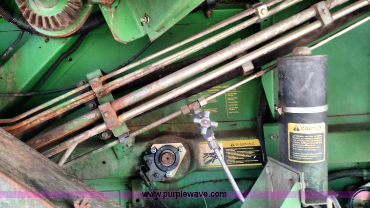 image for item F7808 1994 John Deere 9600 combine