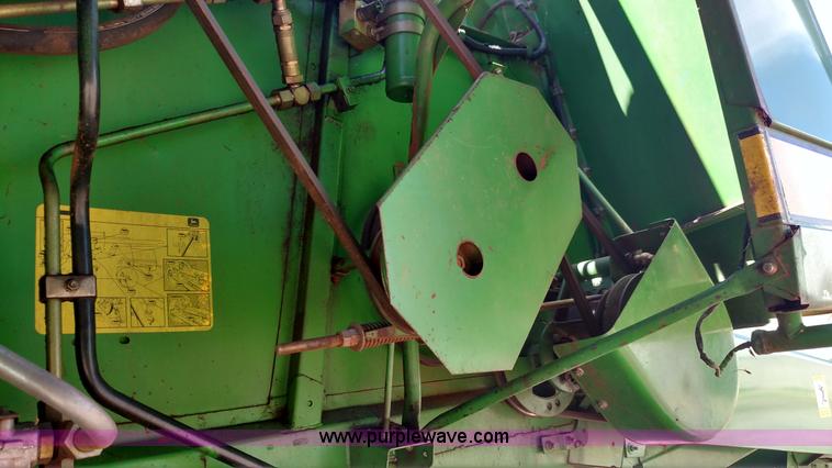 image for item F7808 1994 John Deere 9600 combine