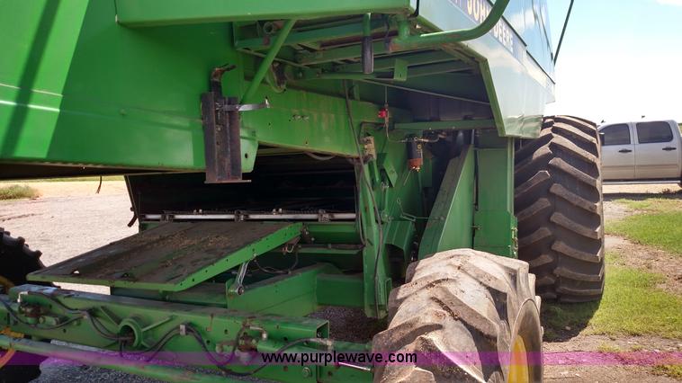 image for item F7808 1994 John Deere 9600 combine