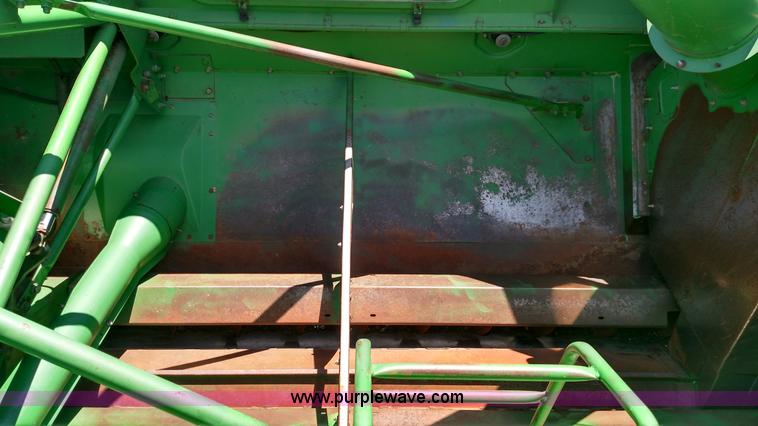 image for item F7808 1994 John Deere 9600 combine