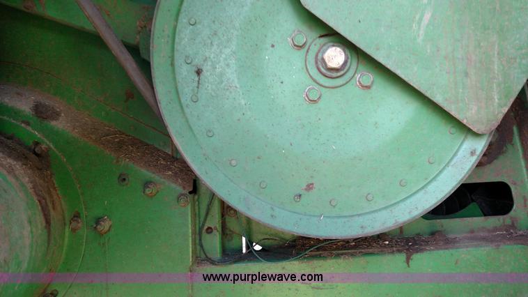 image for item F7808 1994 John Deere 9600 combine