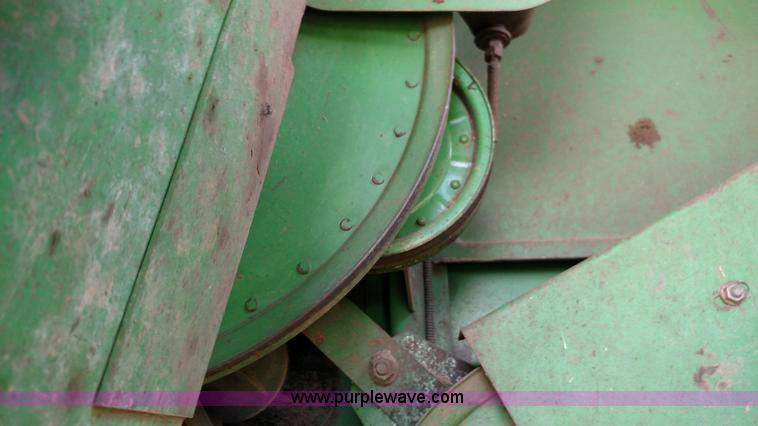 image for item F7808 1994 John Deere 9600 combine