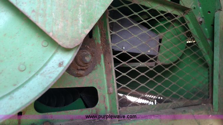 image for item F7808 1994 John Deere 9600 combine