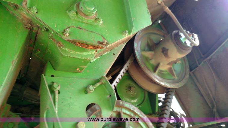 image for item F7808 1994 John Deere 9600 combine