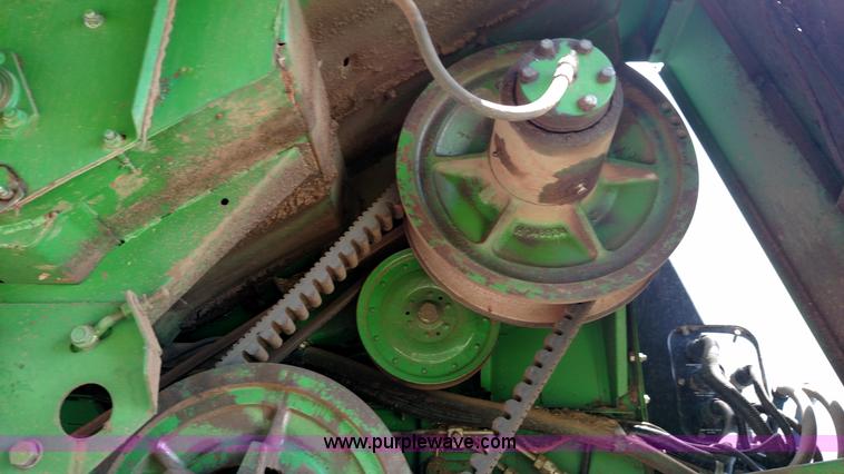 image for item F7808 1994 John Deere 9600 combine