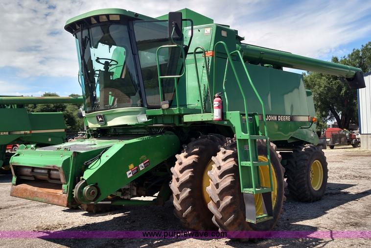 image for item F7809 1996 John Deere 9600 RWA combine