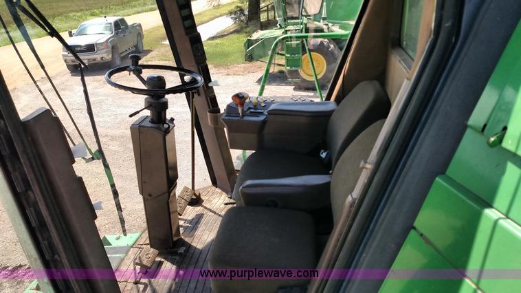 image for item F7809 1996 John Deere 9600 RWA combine