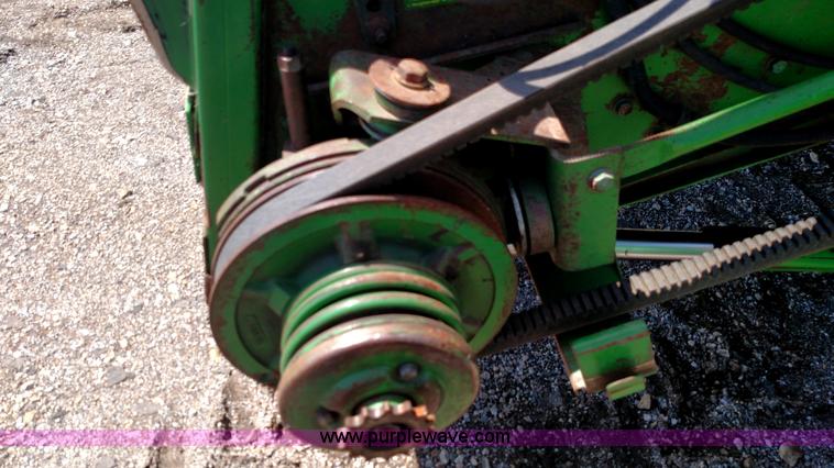 image for item F7809 1996 John Deere 9600 RWA combine