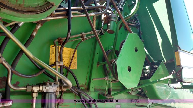 image for item F7809 1996 John Deere 9600 RWA combine
